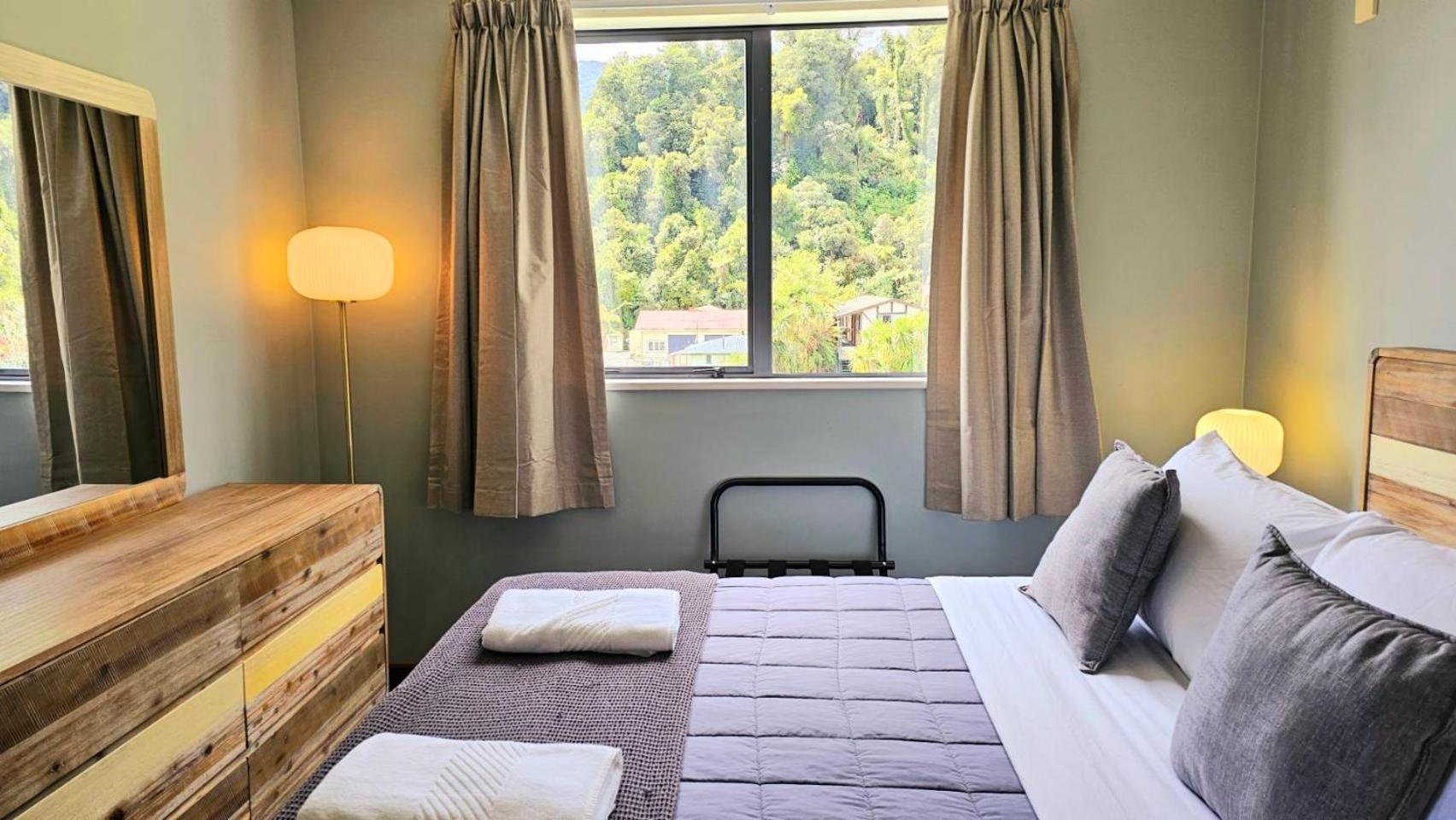 Wild Kea Lodge Франц Джоузеф Екстериор снимка